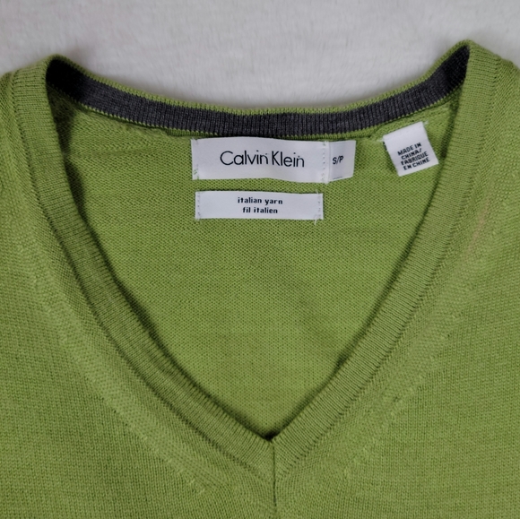 Calvin Klein light green Italian yarn sweater - size small - Picture 2 of 5